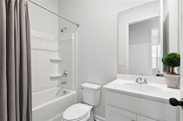 4068 Annsbury Ct, Lilburn, GA 30047