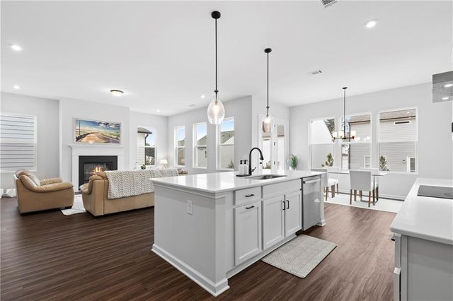 4068 Annsbury Ct, Lilburn, GA 30047