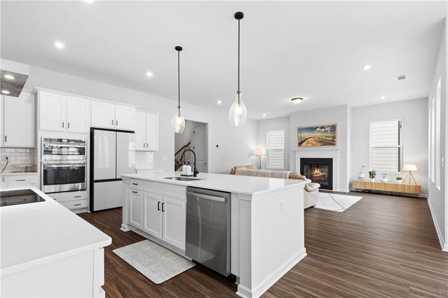 4068 Annsbury Ct, Lilburn, GA 30047