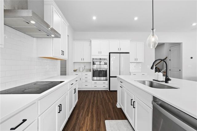 4068 Annsbury Ct, Lilburn, GA 30047