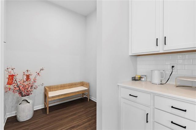 4068 Annsbury Ct, Lilburn, GA 30047