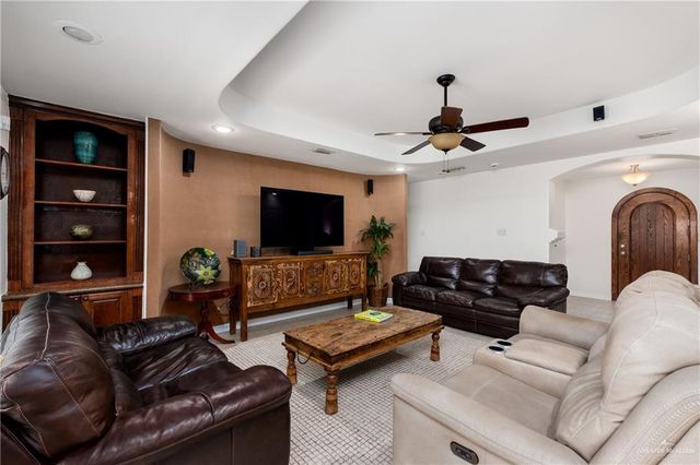 4417 S Cesar Chavez Road, Edinburg, TX 78542