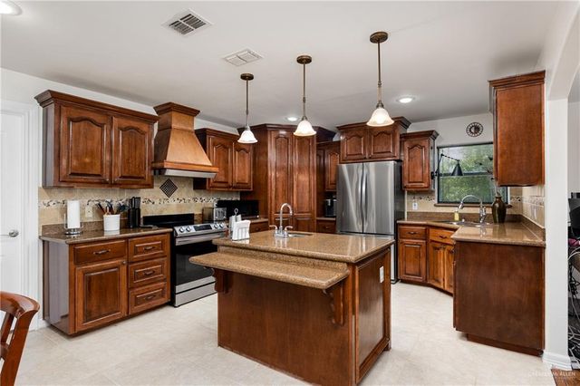 4417 S Cesar Chavez Road, Edinburg, TX 78542