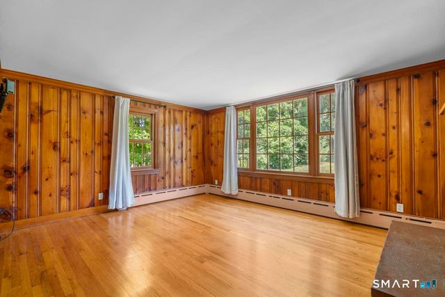 43 East Village Road, Shelton, CT 06484