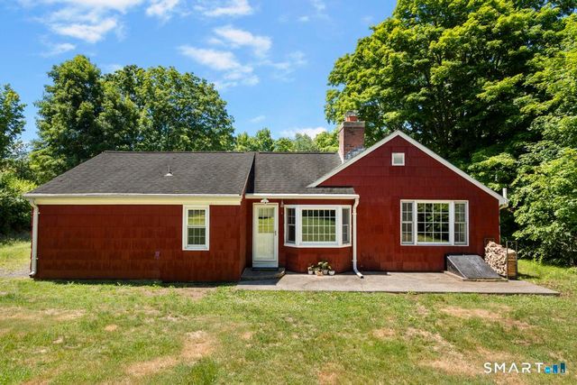 43 East Village Road, Shelton, CT 06484