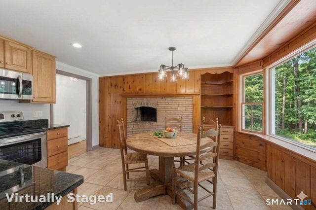 43 East Village Road, Shelton, CT 06484
