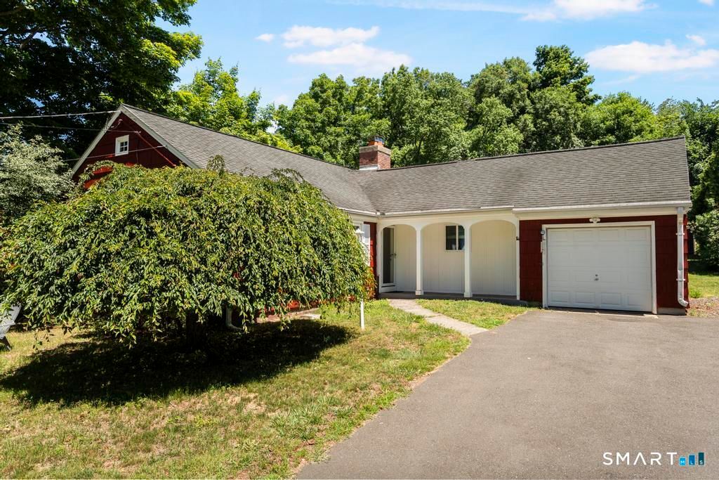 43 East Village Road, Shelton, CT 06484