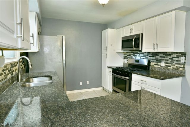 3205 Redgate Lane, Youngstown, OH 44511