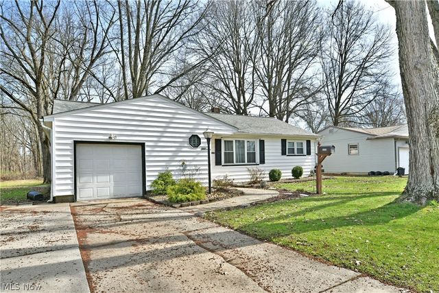 3205 Redgate Lane, Youngstown, OH 44511