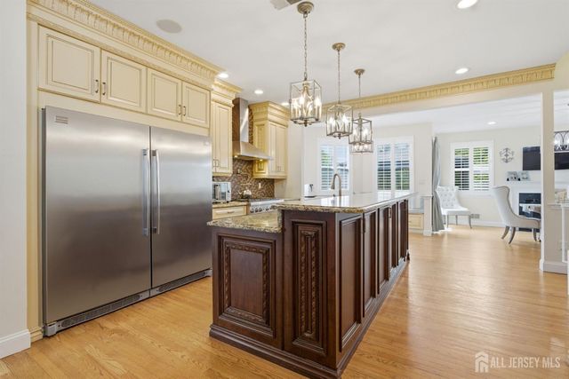 32 Scott Drive, Monroe, NJ 08831