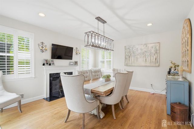 32 Scott Drive, Monroe, NJ 08831
