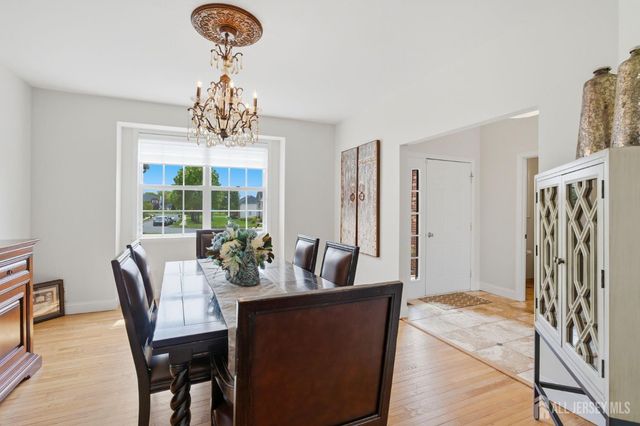32 Scott Drive, Monroe, NJ 08831