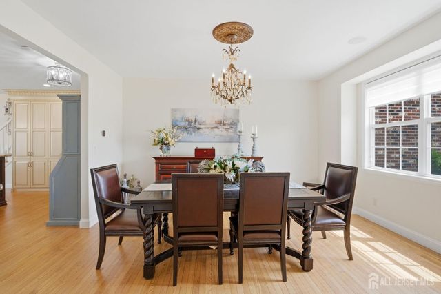 32 Scott Drive, Monroe, NJ 08831