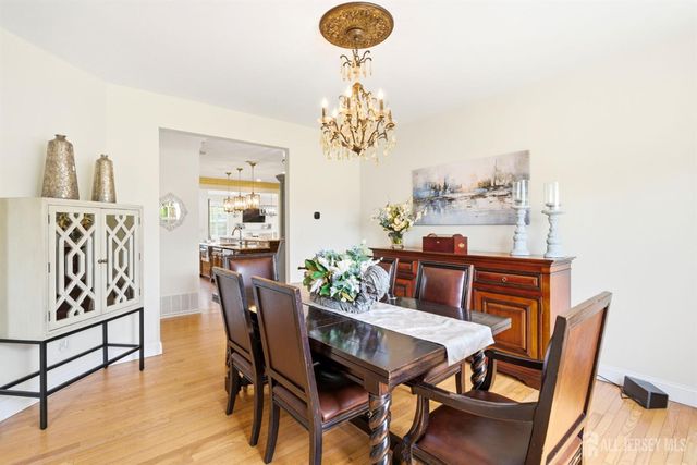 32 Scott Drive, Monroe, NJ 08831