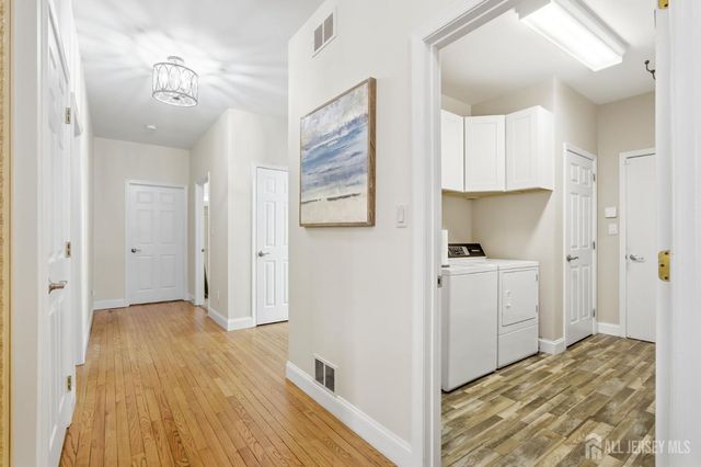 32 Scott Drive, Monroe, NJ 08831