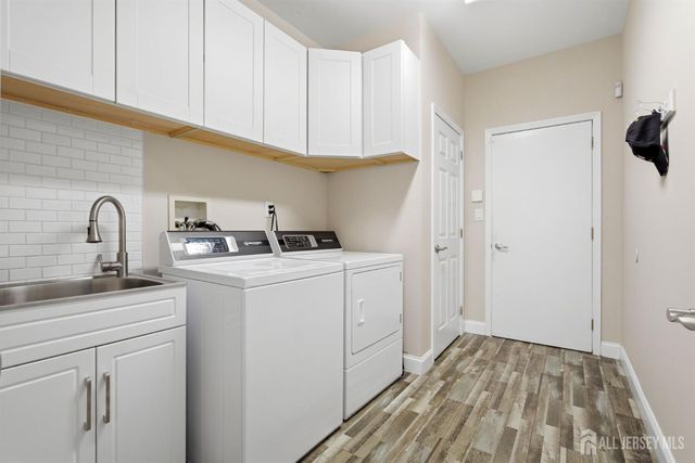 32 Scott Drive, Monroe, NJ 08831