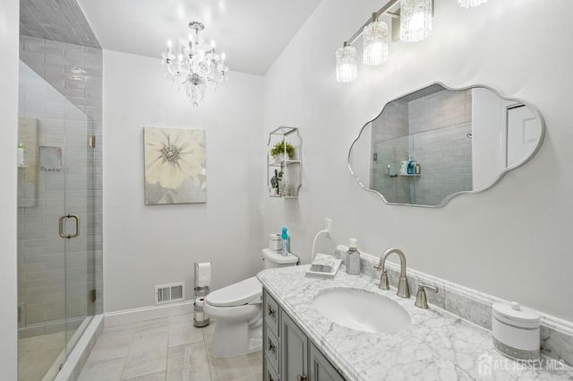 32 Scott Drive, Monroe, NJ 08831