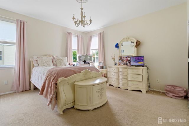 32 Scott Drive, Monroe, NJ 08831