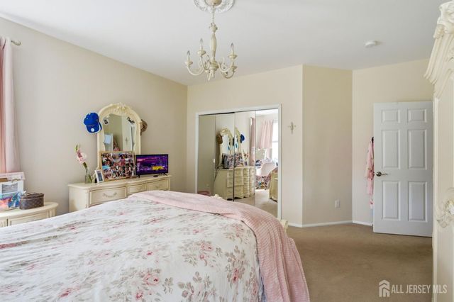 32 Scott Drive, Monroe, NJ 08831