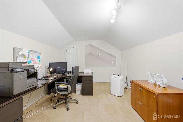 32 Scott Drive, Monroe, NJ 08831