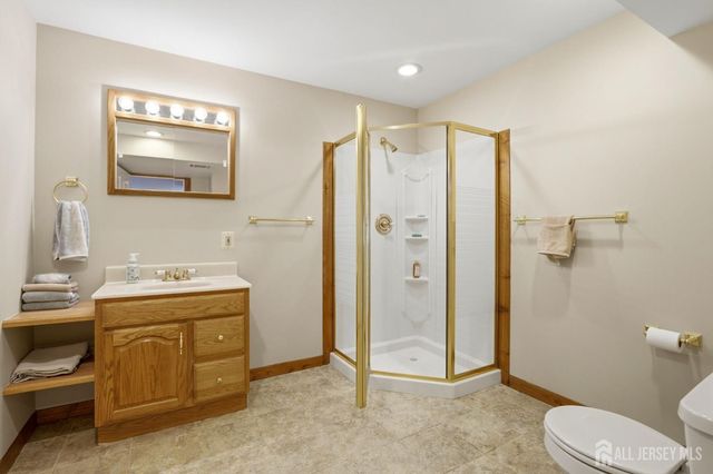 32 Scott Drive, Monroe, NJ 08831