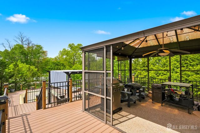 32 Scott Drive, Monroe, NJ 08831