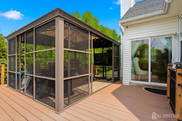 32 Scott Drive, Monroe, NJ 08831