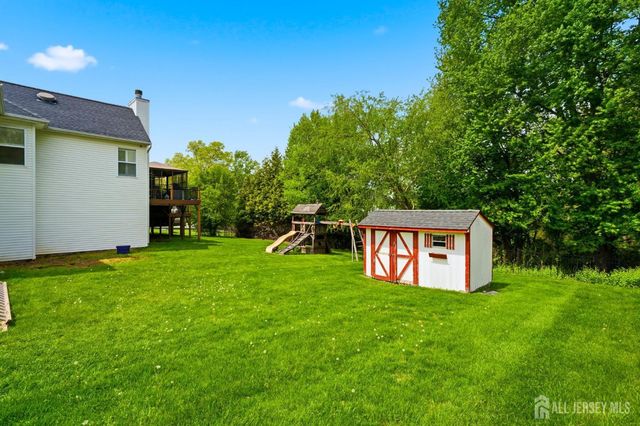 32 Scott Drive, Monroe, NJ 08831