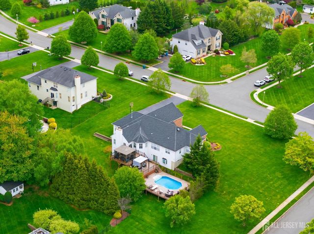 32 Scott Drive, Monroe, NJ 08831