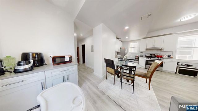 368 Elm Street, Newark, NJ 07105