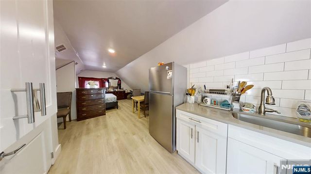 368 Elm Street, Newark, NJ 07105