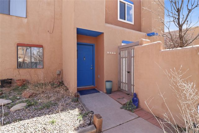 1629 Calle de Oriente Norte, Santa Fe, NM 87507