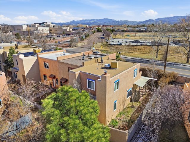 1629 Calle de Oriente Norte, Santa Fe, NM 87507