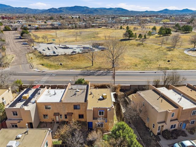 1629 Calle de Oriente Norte, Santa Fe, NM 87507