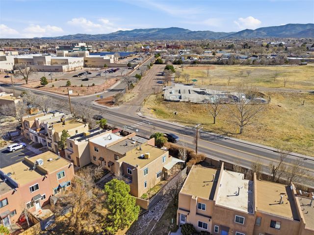 1629 Calle de Oriente Norte, Santa Fe, NM 87507