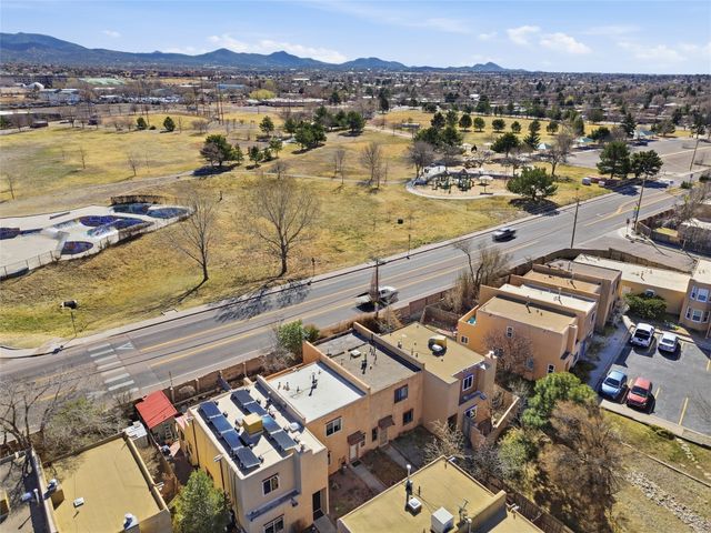 1629 Calle de Oriente Norte, Santa Fe, NM 87507