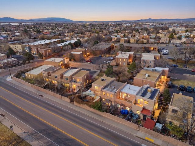 1629 Calle de Oriente Norte, Santa Fe, NM 87507