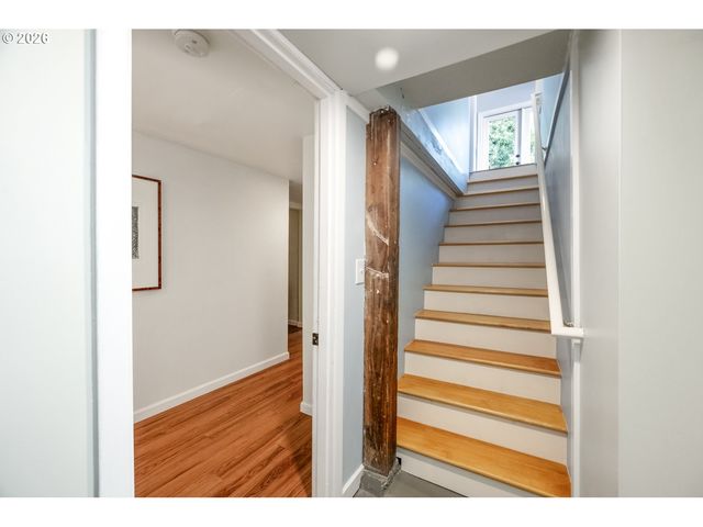 641 Ne HOLLAND St, Portland, OR 97211