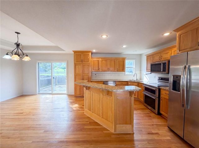 403 S Lakeshore Drive, Raymore, MO 64083