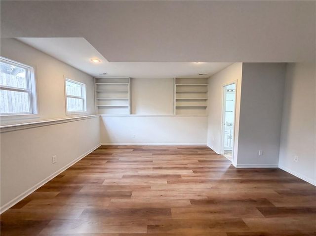 403 S Lakeshore Drive, Raymore, MO 64083