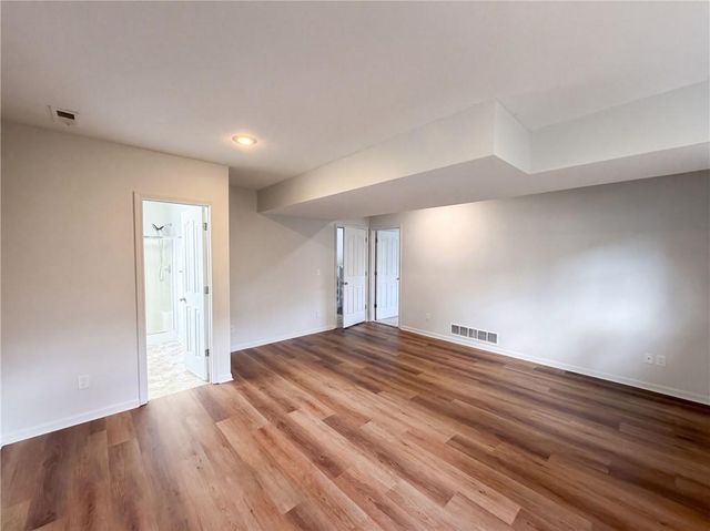403 S Lakeshore Drive, Raymore, MO 64083