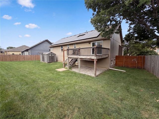 403 S Lakeshore Drive, Raymore, MO 64083