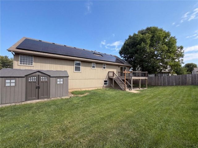 403 S Lakeshore Drive, Raymore, MO 64083