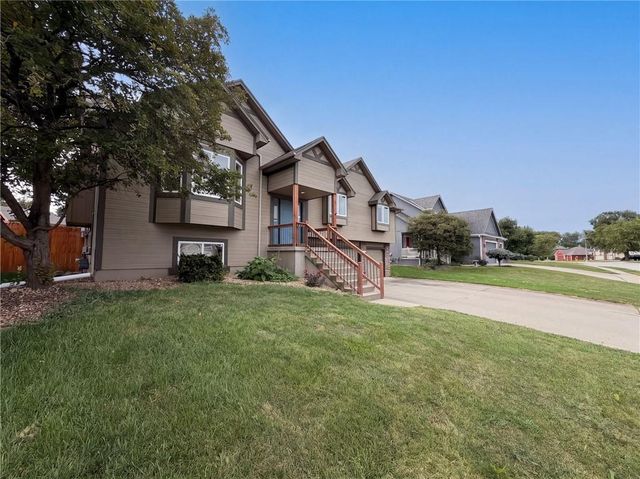 403 S Lakeshore Drive, Raymore, MO 64083