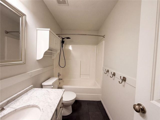 403 S Lakeshore Drive, Raymore, MO 64083