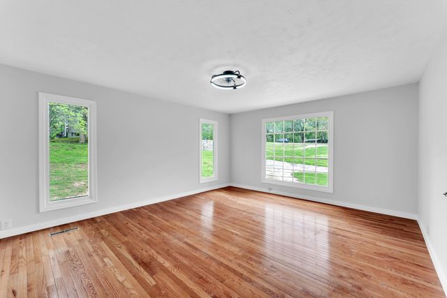 4859 S Roslyn Avenue, Springfield, MO 65804