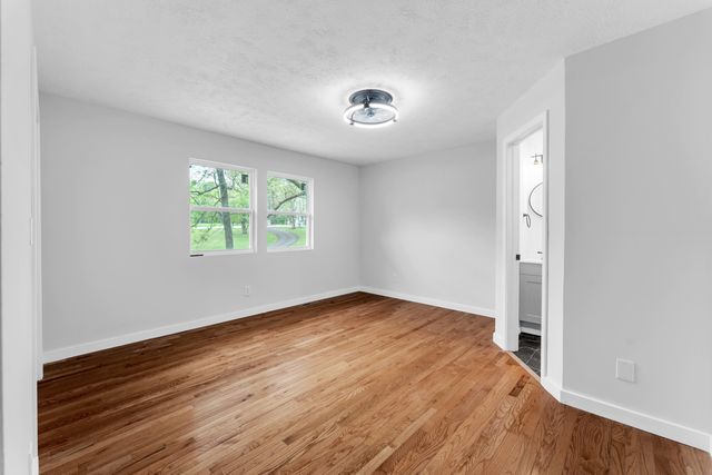 4859 S Roslyn Avenue, Springfield, MO 65804