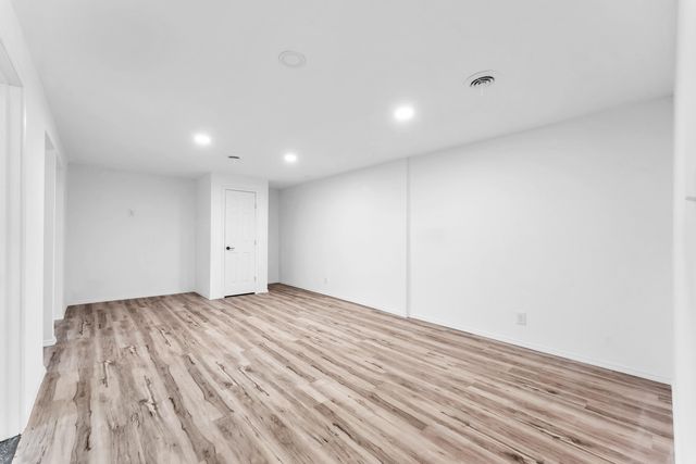 4859 S Roslyn Avenue, Springfield, MO 65804
