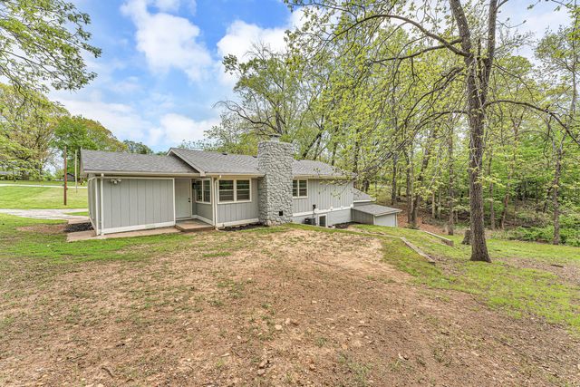 4859 S Roslyn Avenue, Springfield, MO 65804