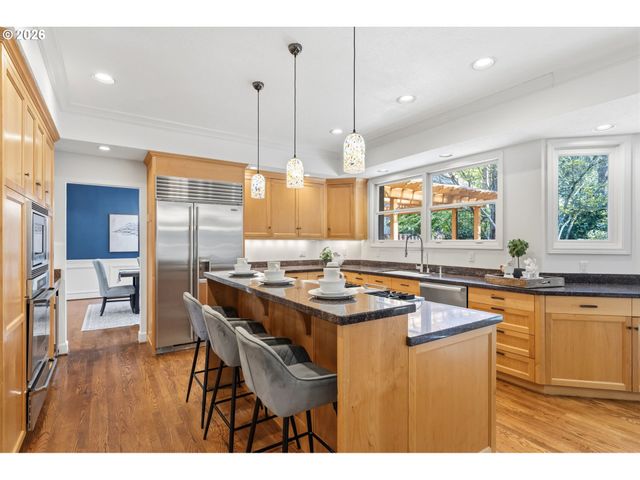 4140 MELISSA Dr, Lake Oswego, OR 97034